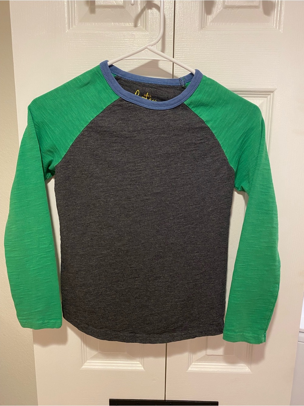 Boden Kids Raglan Long-Sleeve Tee - Green Sleeves, Charcoal Body, Blue Neck